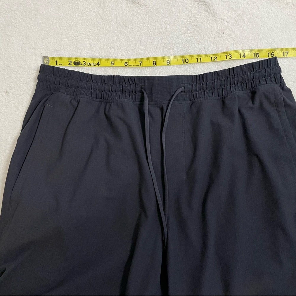 Lululemon Mens Cross Chill Short - Picture 10 of 11